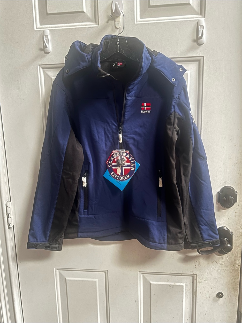 Scandinavian Explorer women’s Navy & Black Softshell Jacket Sz XS